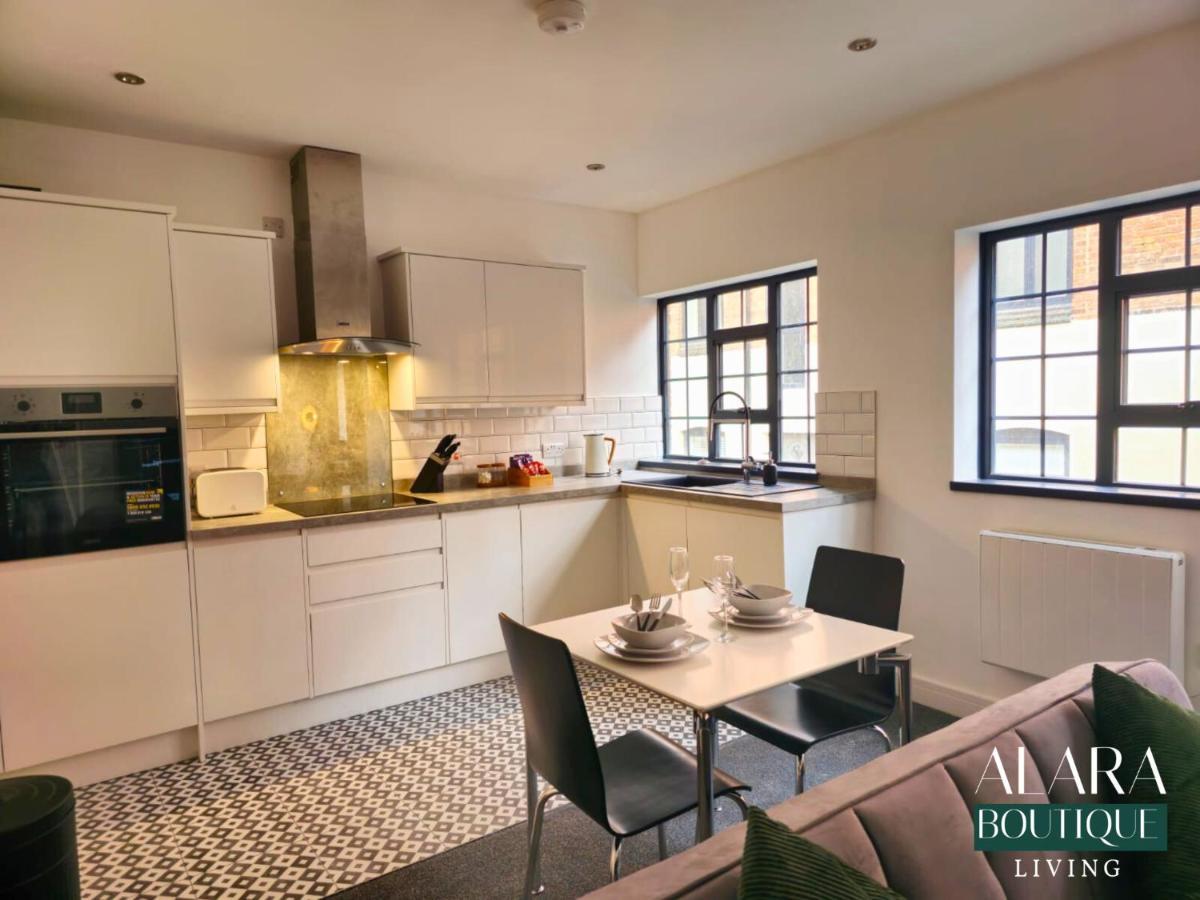 Апартаменты 3 Floor Townhouse Luxury Living Alara Boutique Бирмингем Экстерьер фото