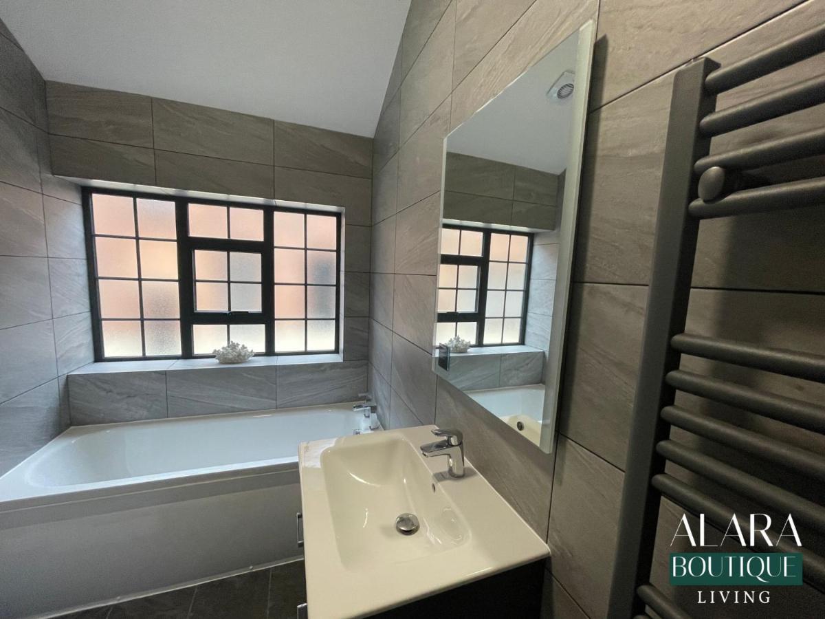 Апартаменты 3 Floor Townhouse Luxury Living Alara Boutique Бирмингем Экстерьер фото