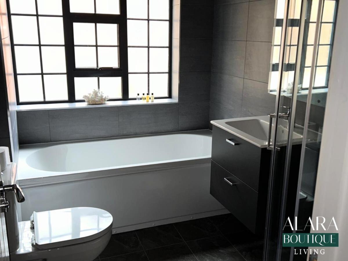 Апартаменты 3 Floor Townhouse Luxury Living Alara Boutique Бирмингем Экстерьер фото