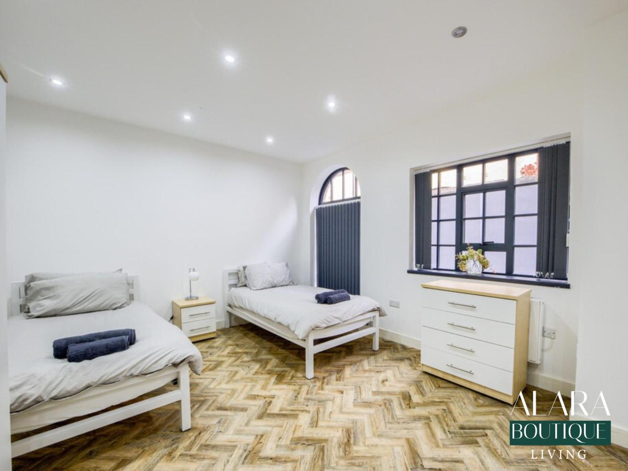 Апартаменты 3 Floor Townhouse Luxury Living Alara Boutique Бирмингем Экстерьер фото